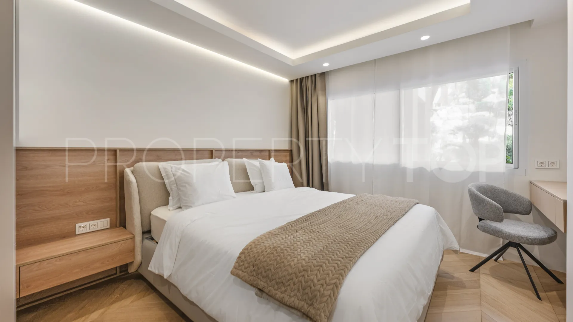 Buy ground floor apartment in Nueva Andalucia