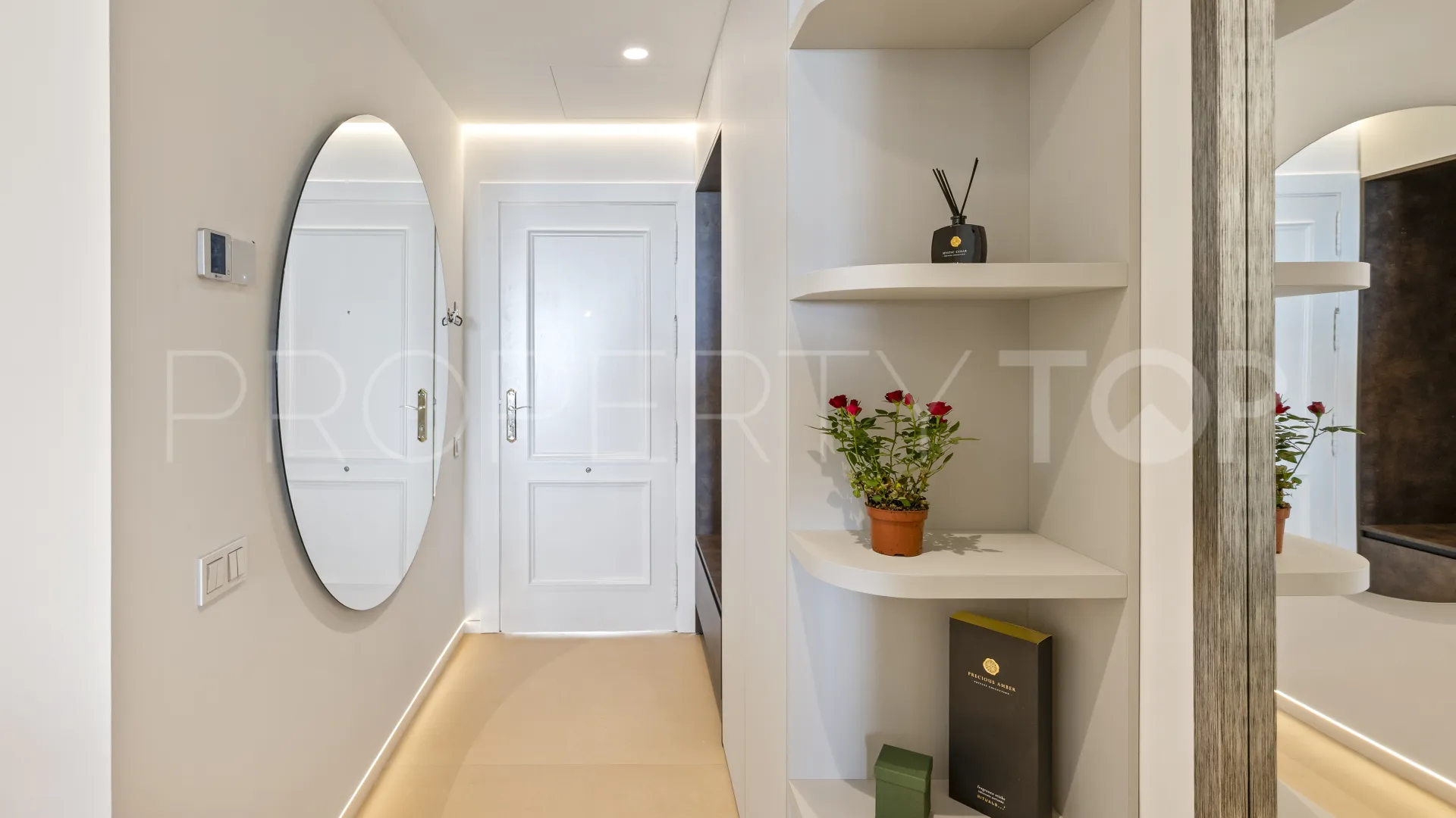 Buy ground floor apartment in Nueva Andalucia