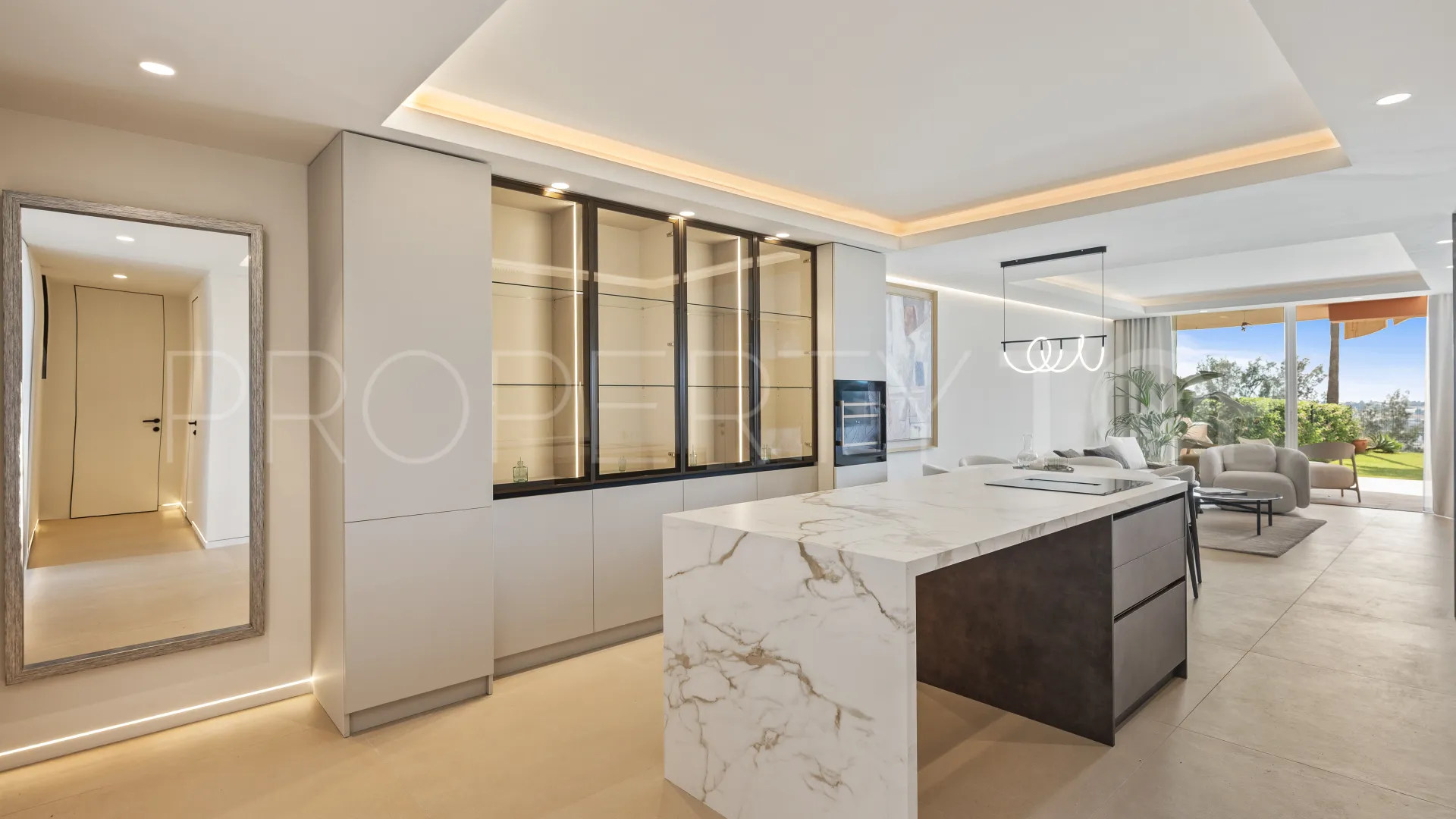 Buy ground floor apartment in Nueva Andalucia