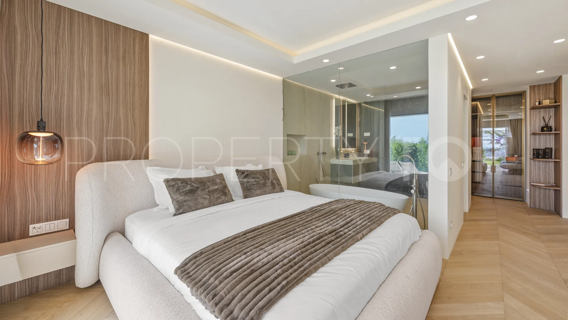 Buy ground floor apartment in Nueva Andalucia