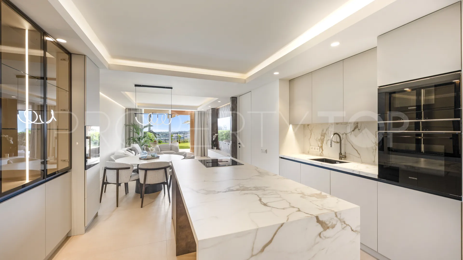 Buy ground floor apartment in Nueva Andalucia
