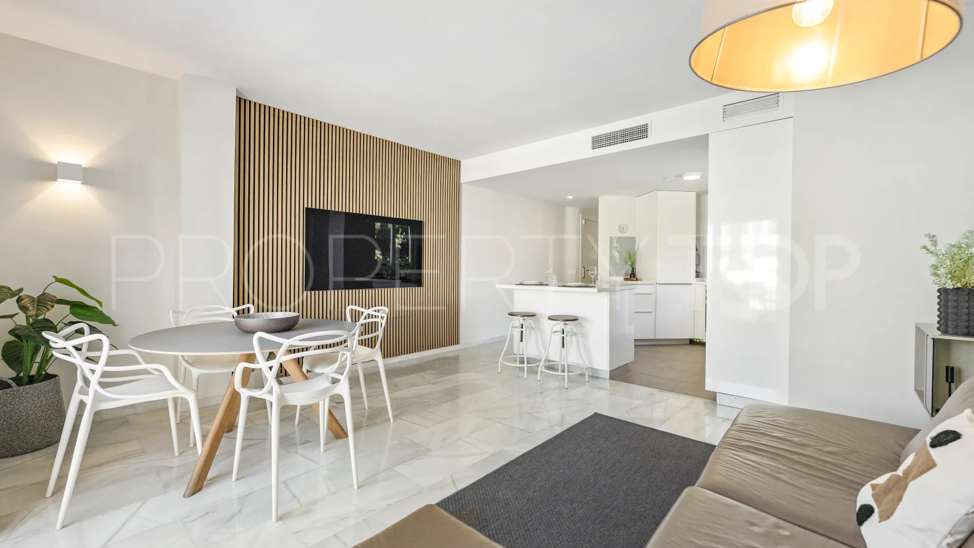 Nueva Andalucia, Ático con 2 dormitorios en venta