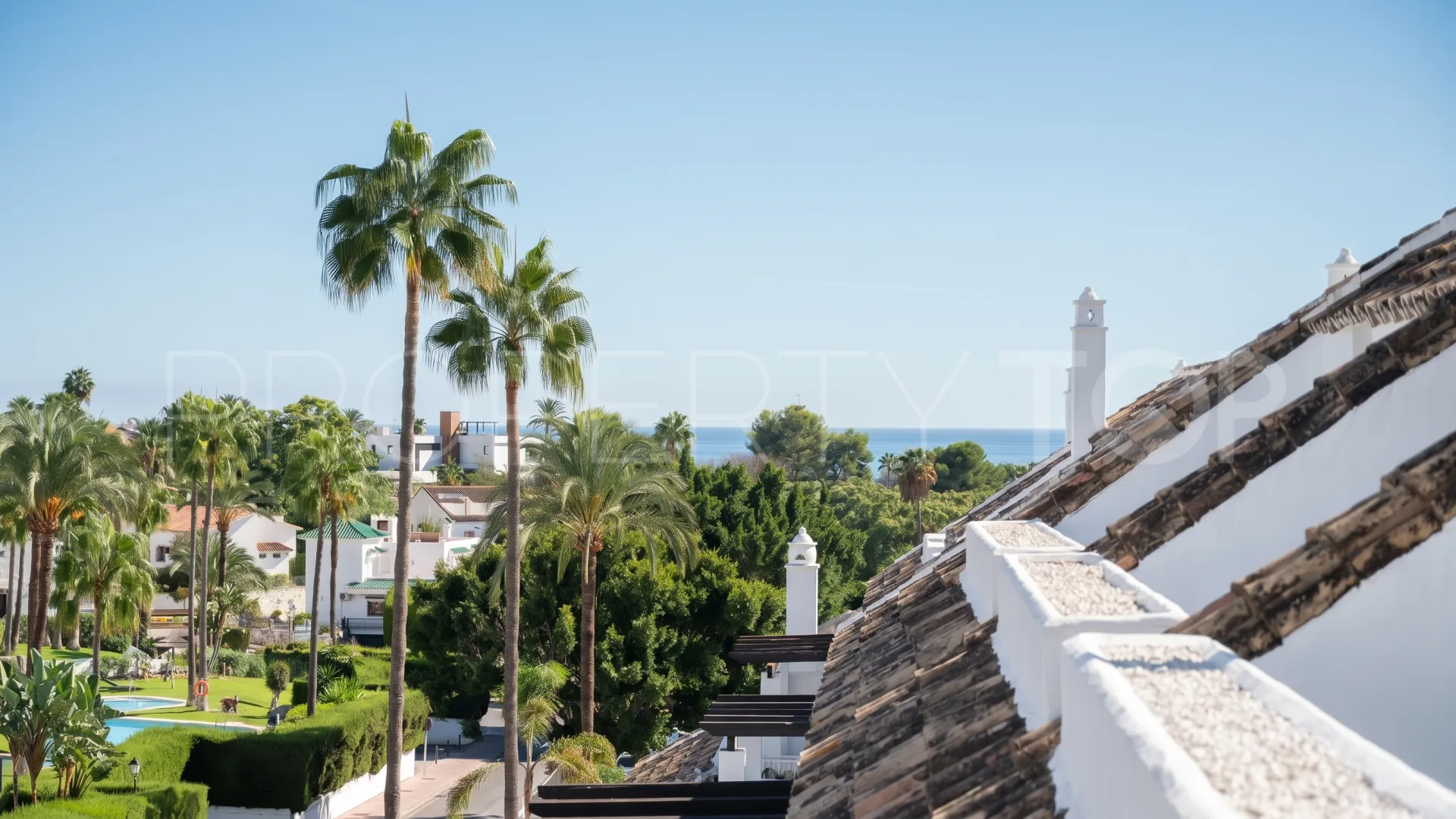 Nueva Andalucia, Ático con 2 dormitorios en venta