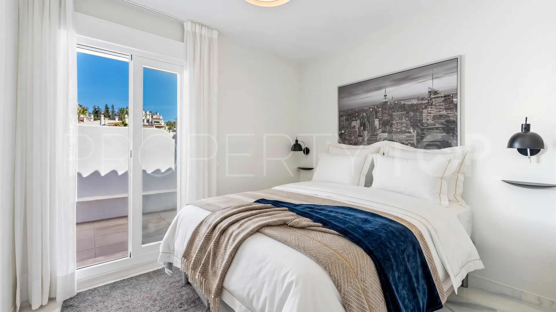 Nueva Andalucia, Ático con 2 dormitorios en venta