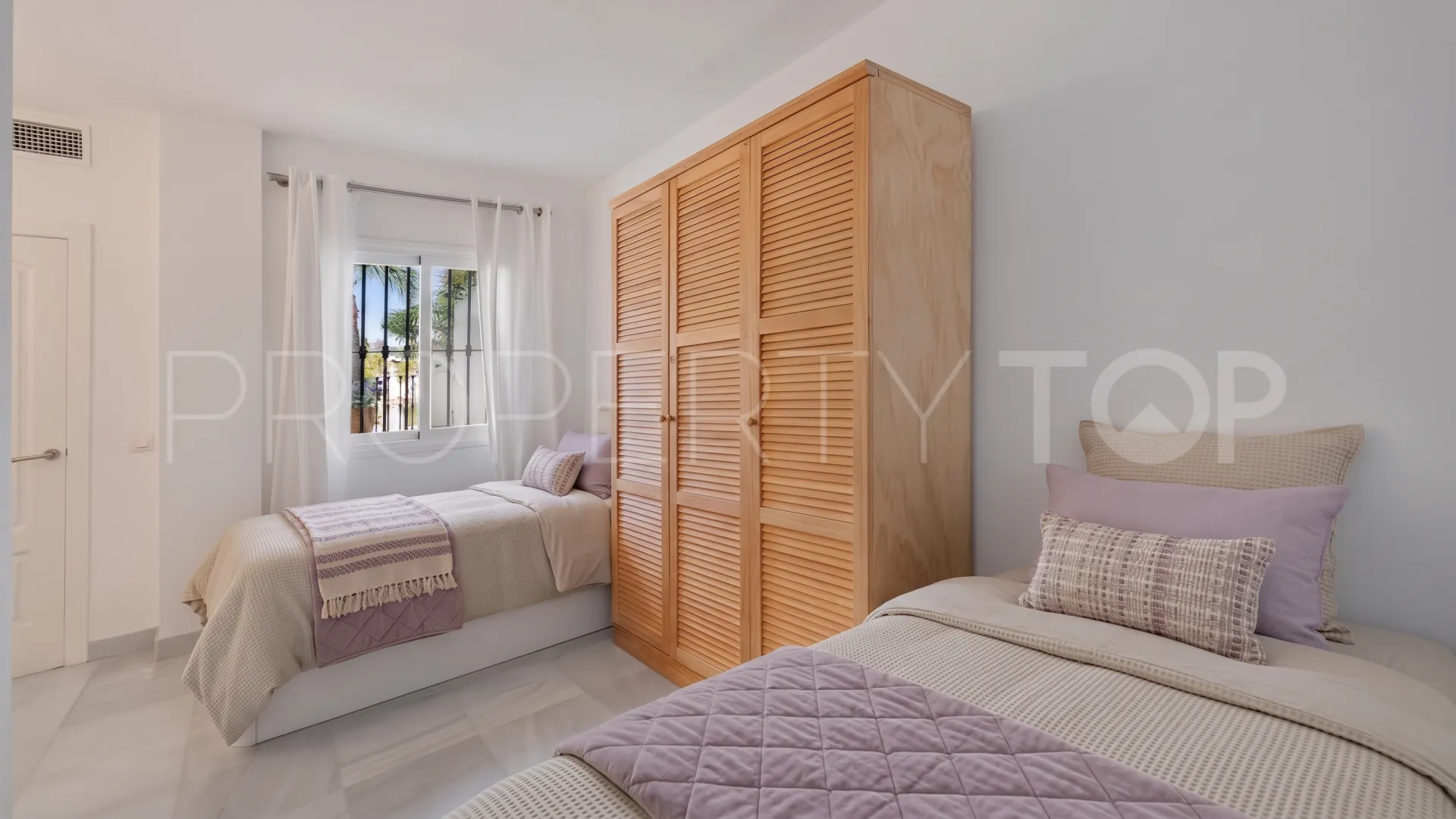 2 bedrooms La Quinta Golf town house for sale