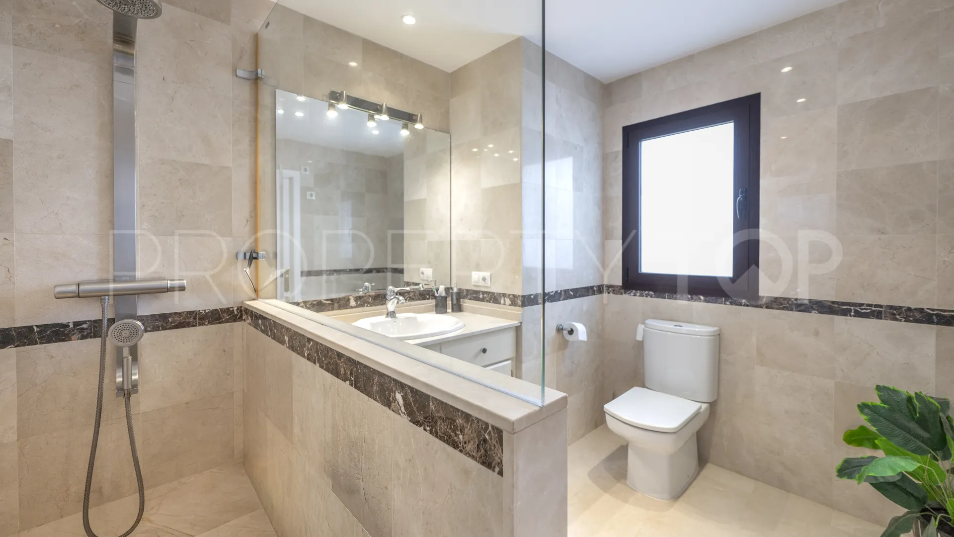 For sale Cabopino duplex with 4 bedrooms