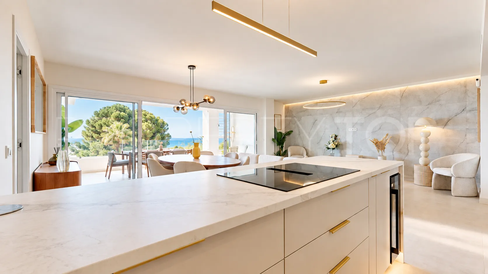 Apartment for sale in Rio Real with 4 bedrooms