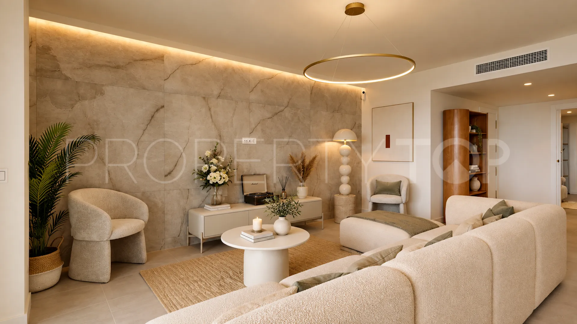 Apartment for sale in Rio Real with 4 bedrooms