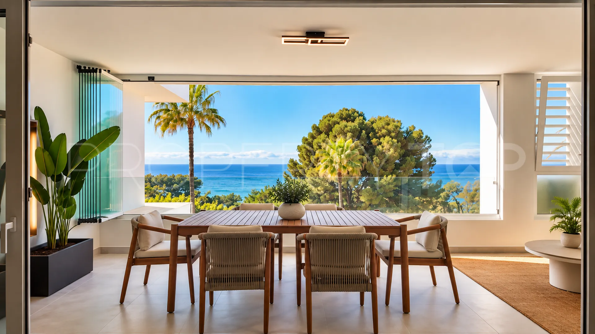 Apartment for sale in Rio Real with 4 bedrooms