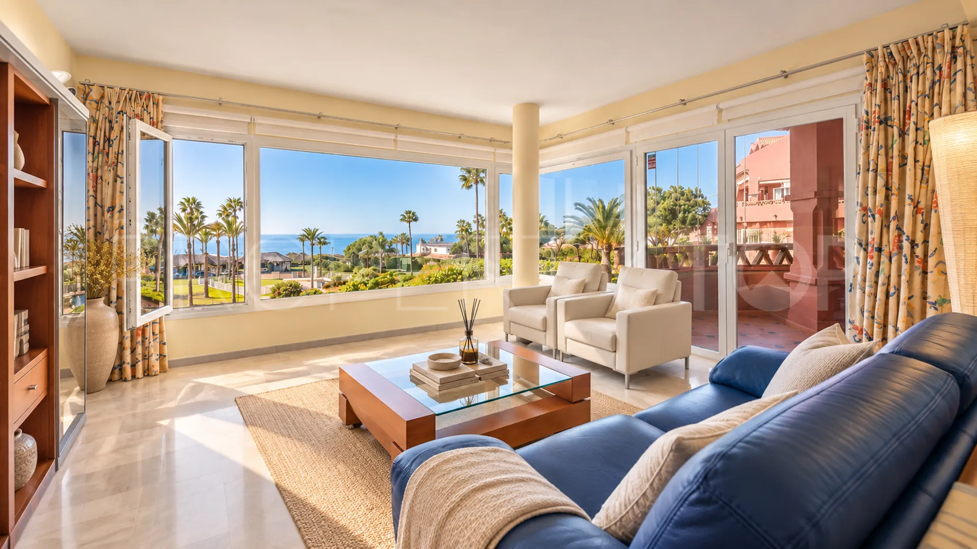 Se vende apartamento de 2 dormitorios en Elviria