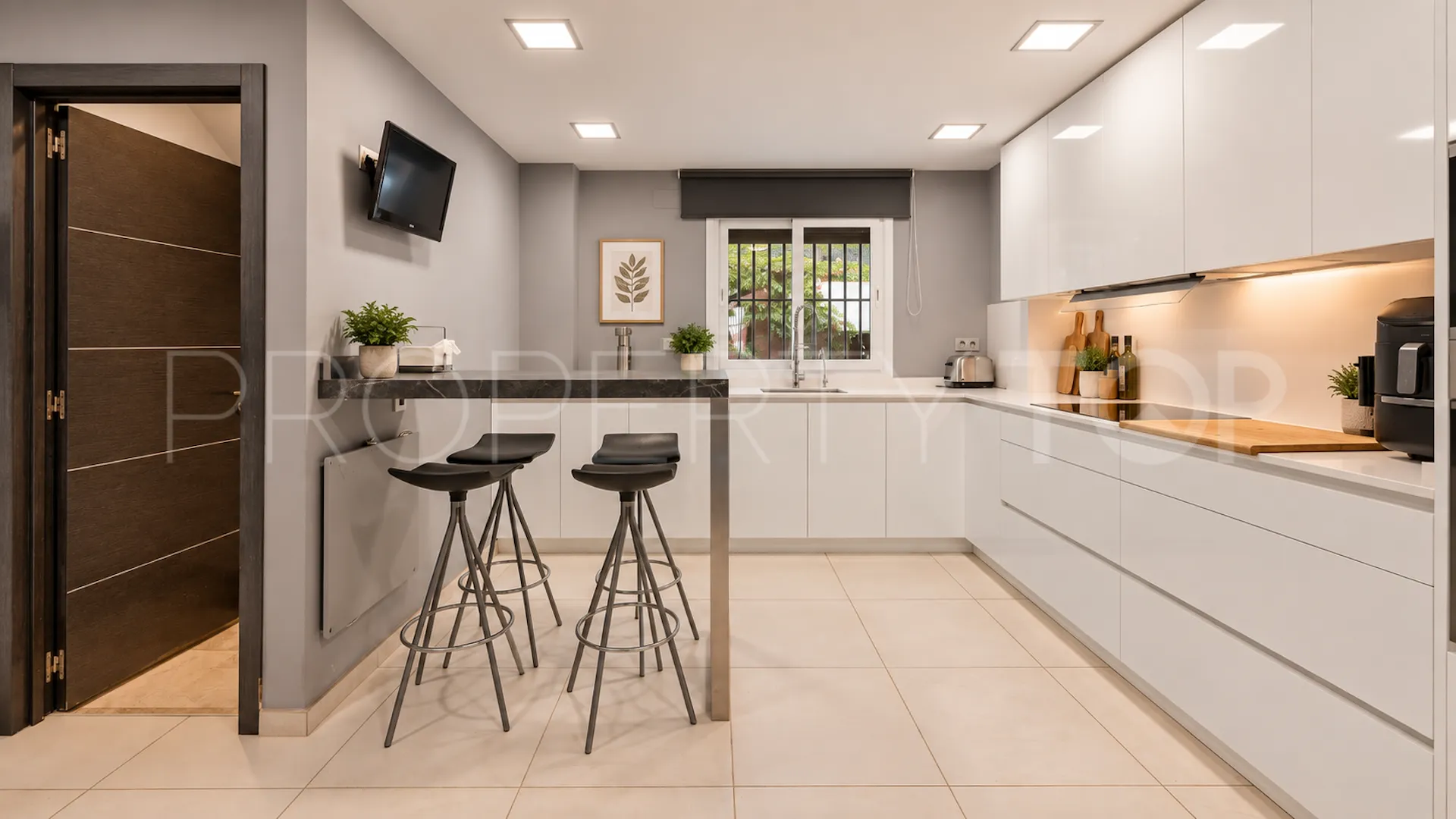 For sale semi detached house in Los Monteros
