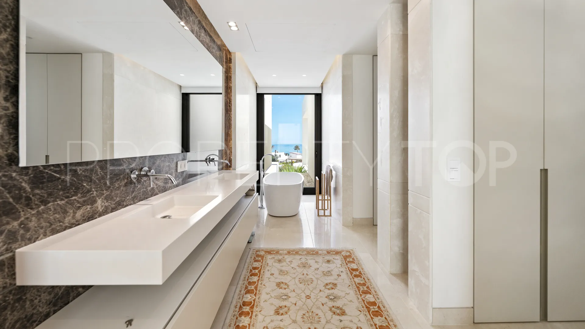 Elviria 5 bedrooms villa for sale