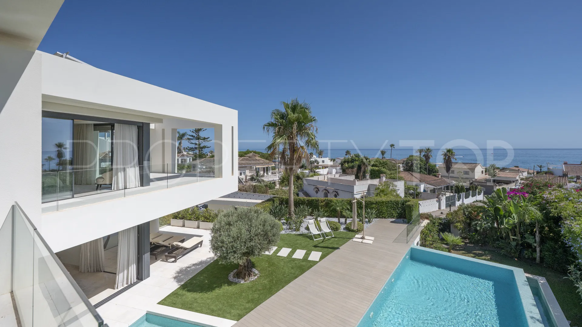Elviria 5 bedrooms villa for sale