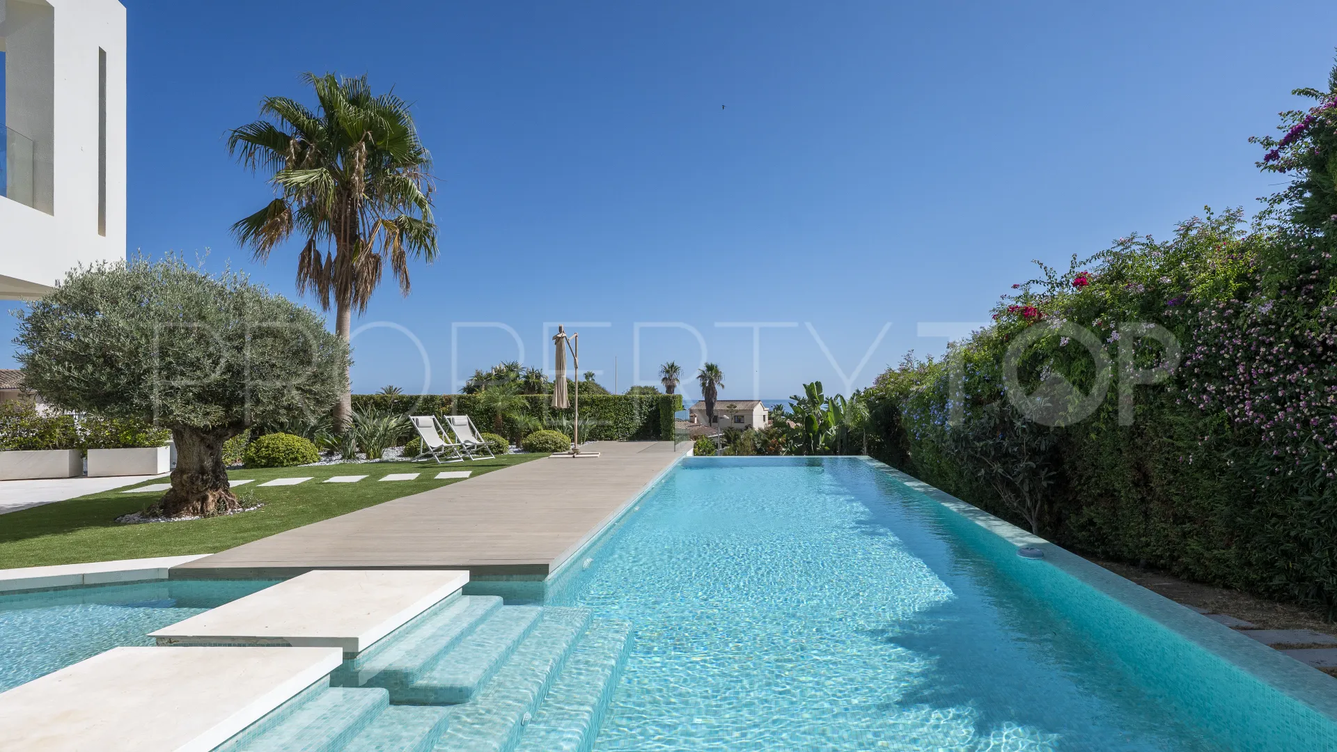 Elviria 5 bedrooms villa for sale