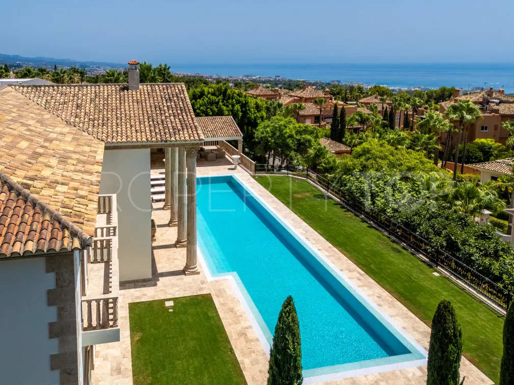 Se vende villa de 7 dormitorios en Sierra Blanca