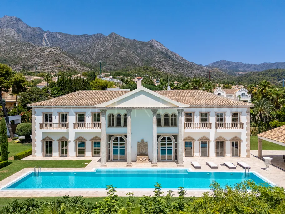 Se vende villa de 7 dormitorios en Sierra Blanca