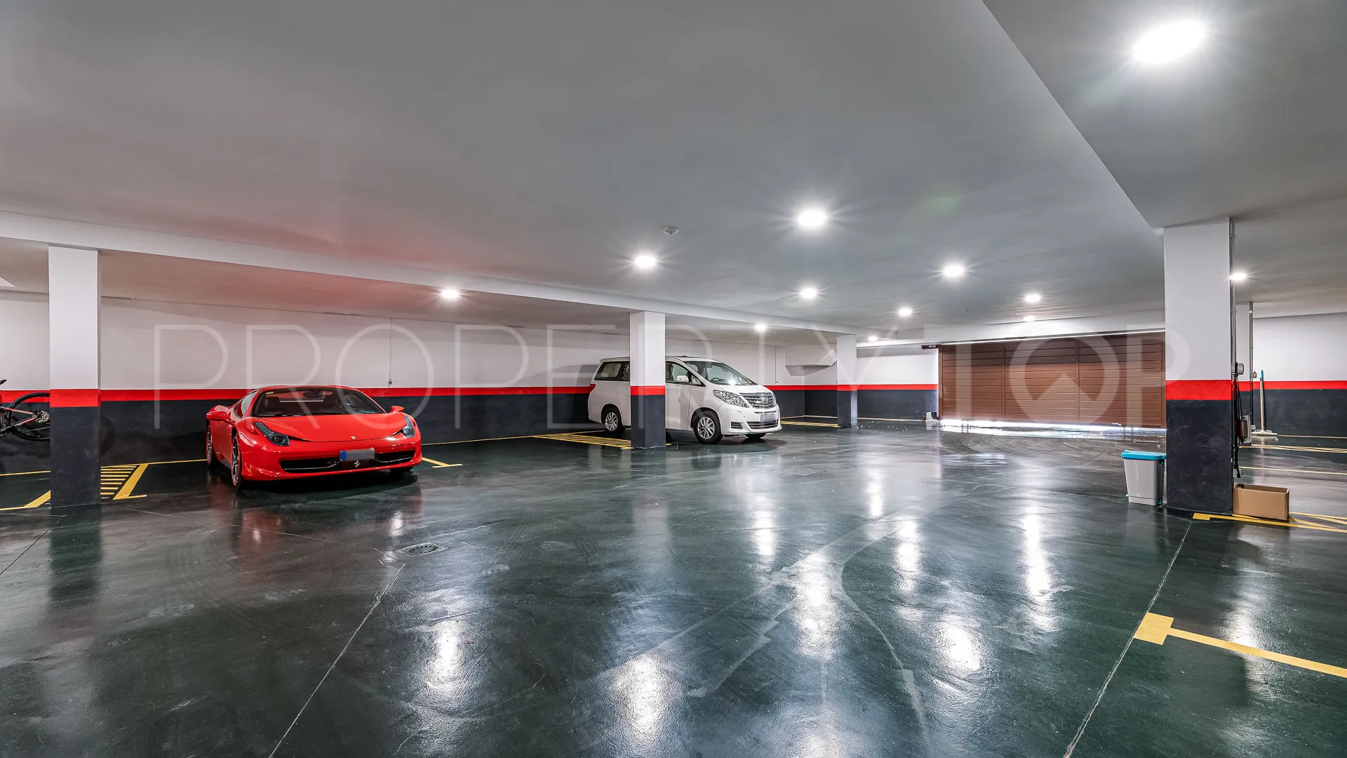 Se vende villa de 7 dormitorios en Sierra Blanca