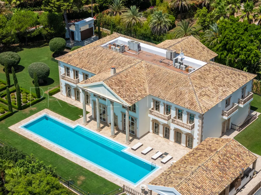 Se vende villa de 7 dormitorios en Sierra Blanca