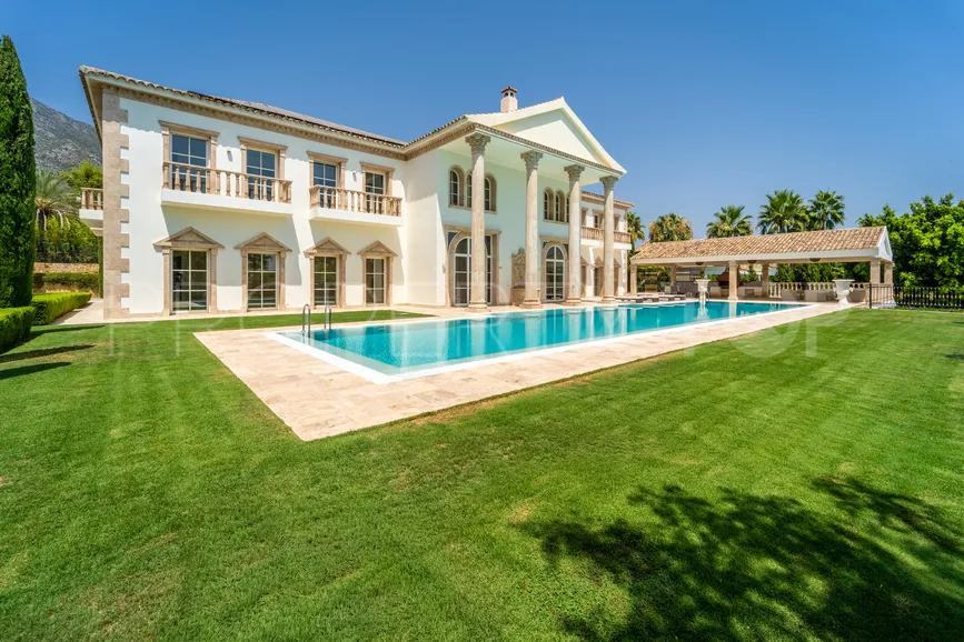 Se vende villa de 7 dormitorios en Sierra Blanca