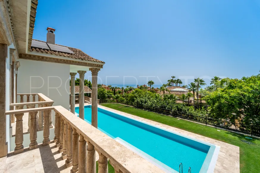 Se vende villa de 7 dormitorios en Sierra Blanca