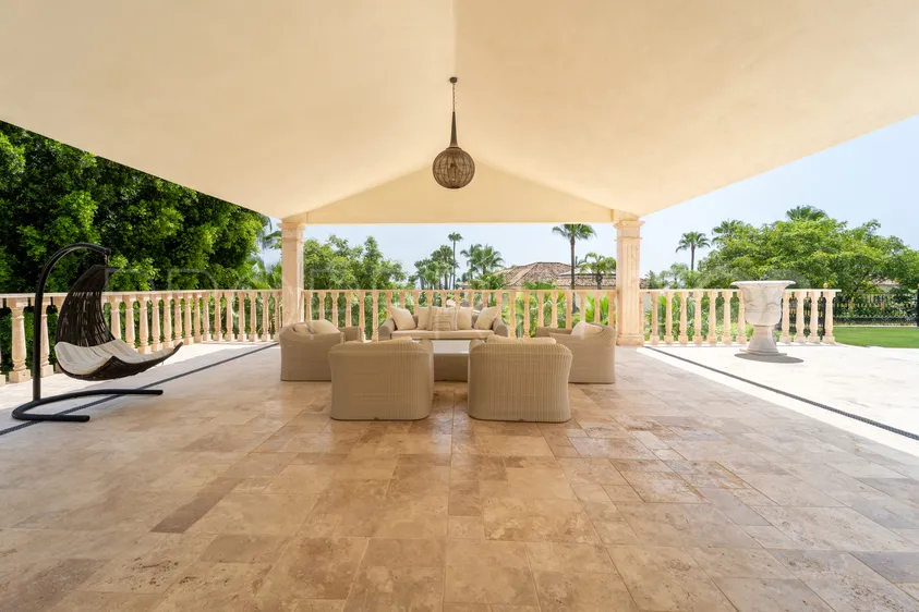 Se vende villa de 7 dormitorios en Sierra Blanca