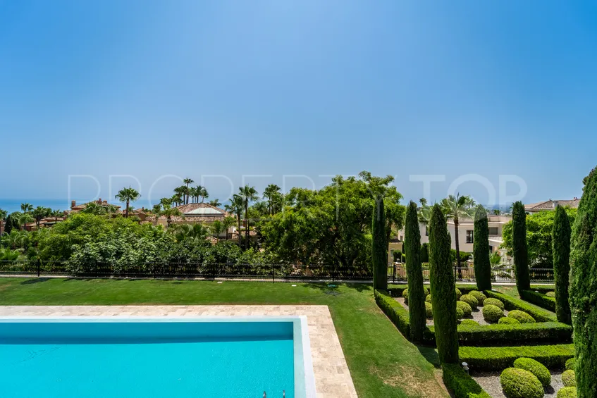 Se vende villa de 7 dormitorios en Sierra Blanca
