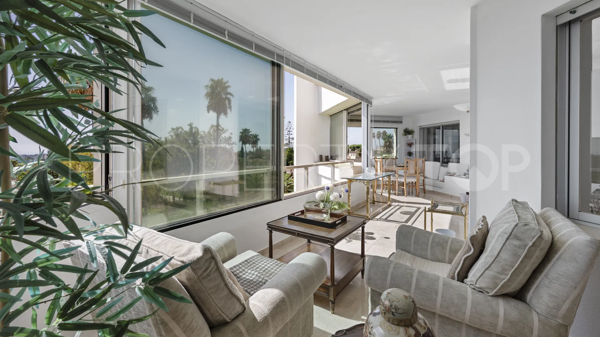 Apartment for sale in Guadalmina Alta with 3 bedrooms