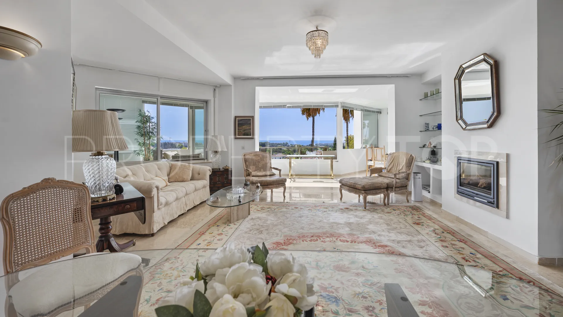 Apartment for sale in Guadalmina Alta with 3 bedrooms