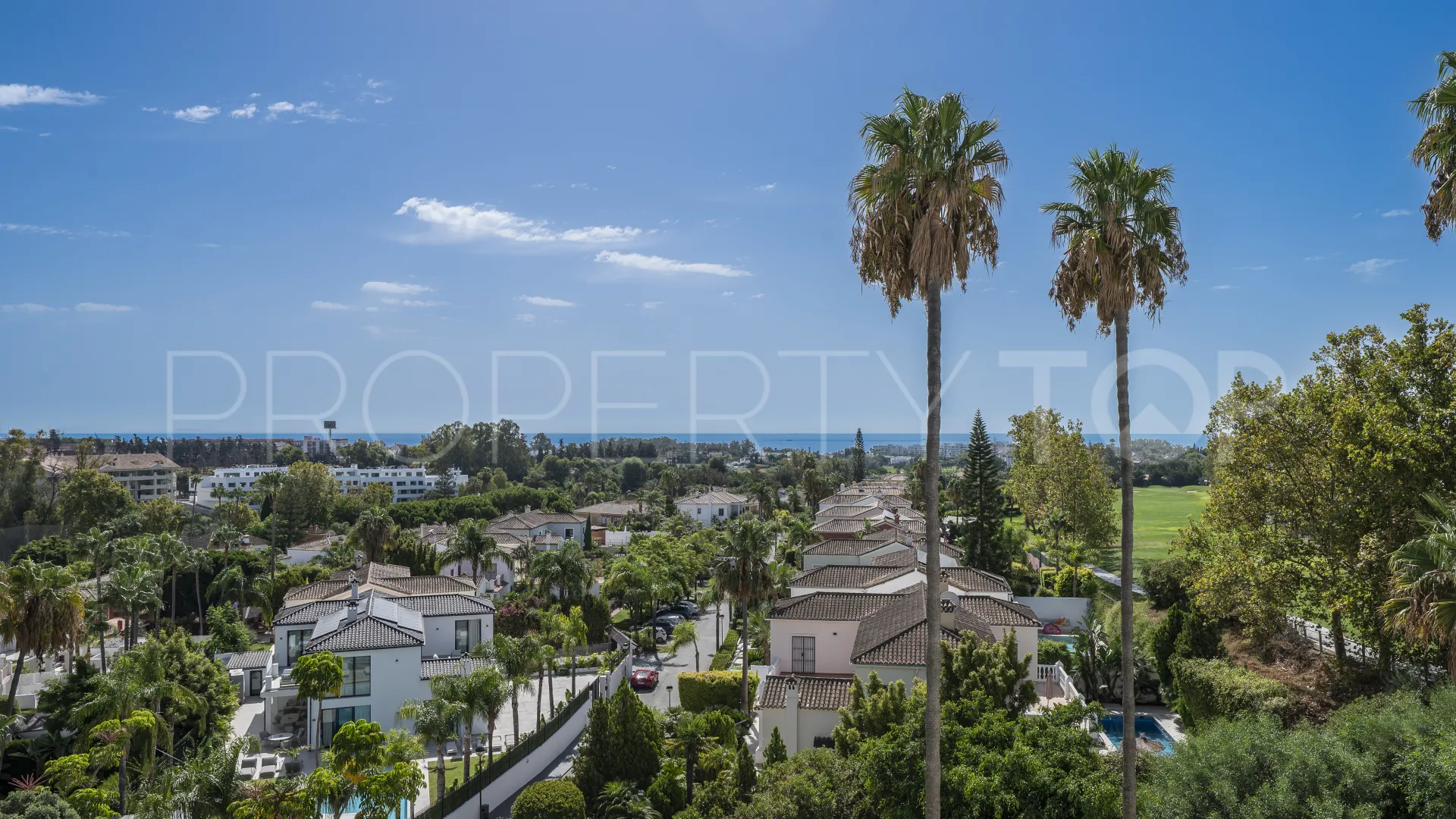 Apartment for sale in Guadalmina Alta with 3 bedrooms