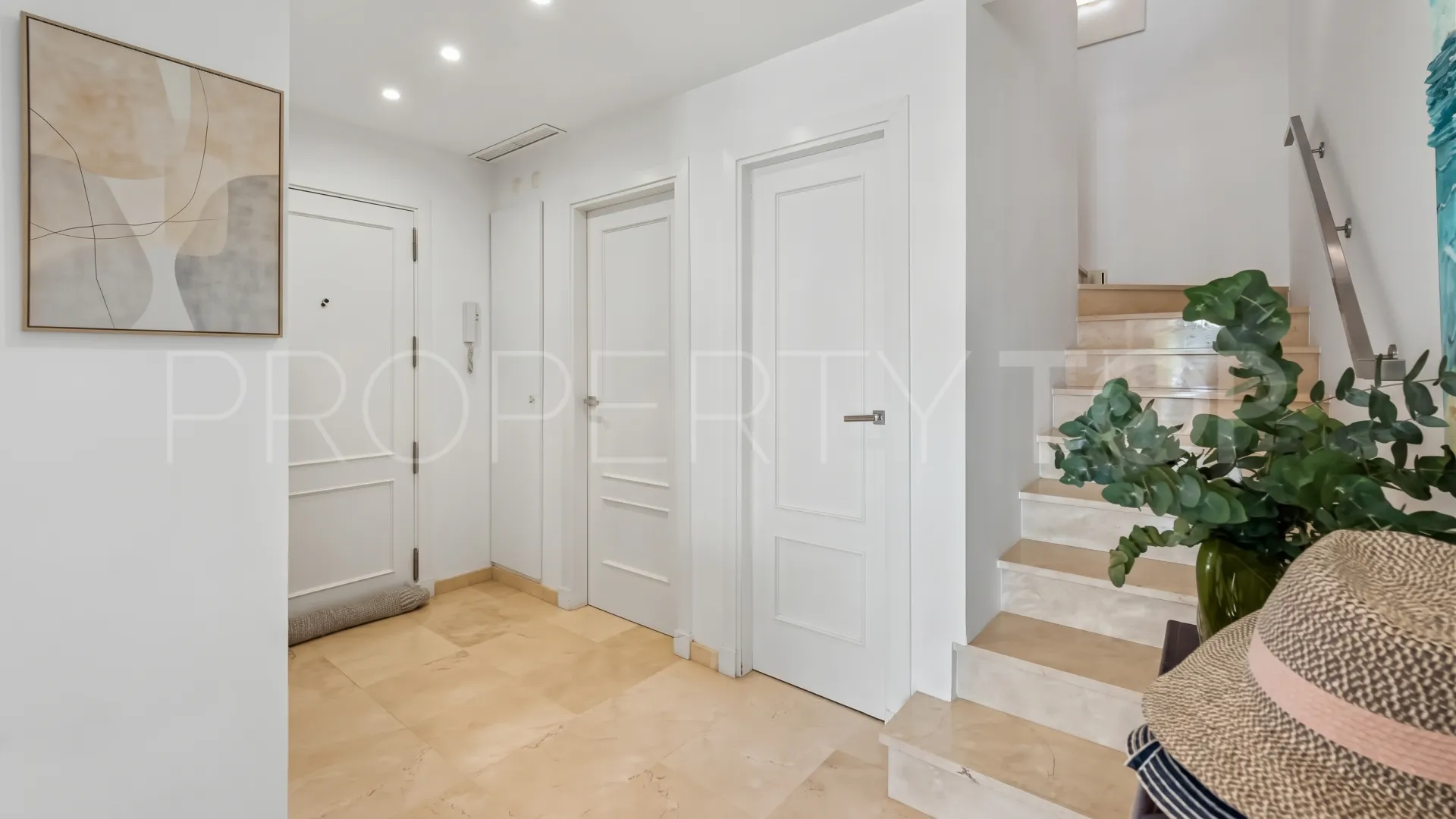 Penthouse for sale in Nueva Andalucia