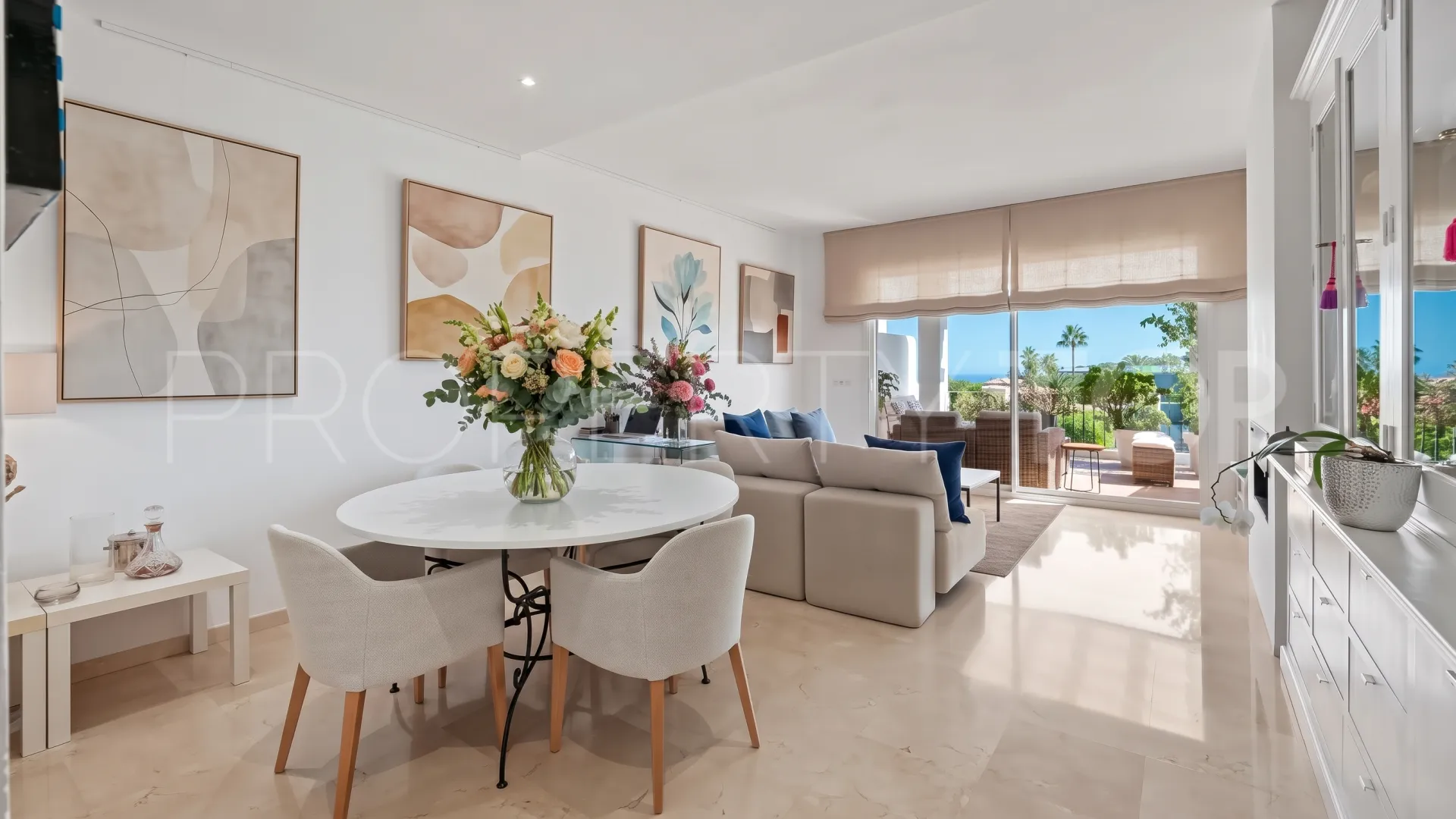 Penthouse for sale in Nueva Andalucia