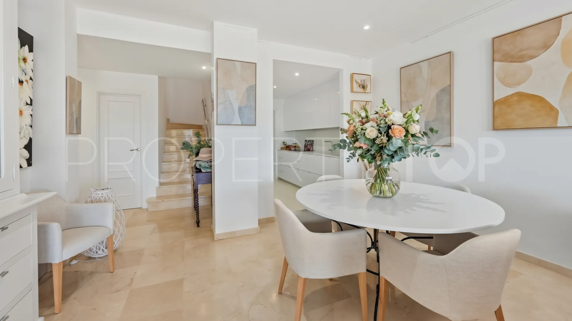 Penthouse for sale in Nueva Andalucia