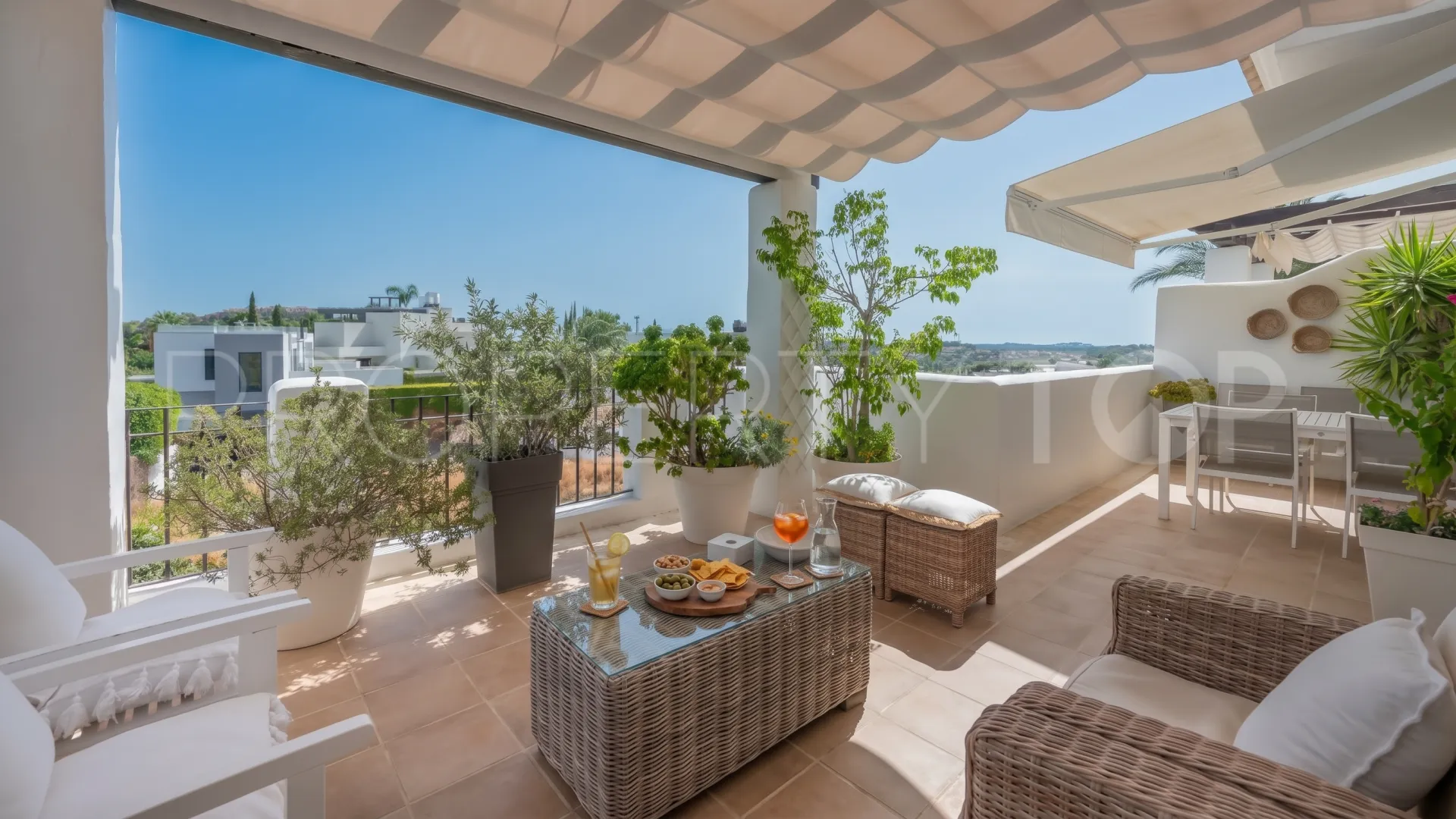 Penthouse for sale in Nueva Andalucia