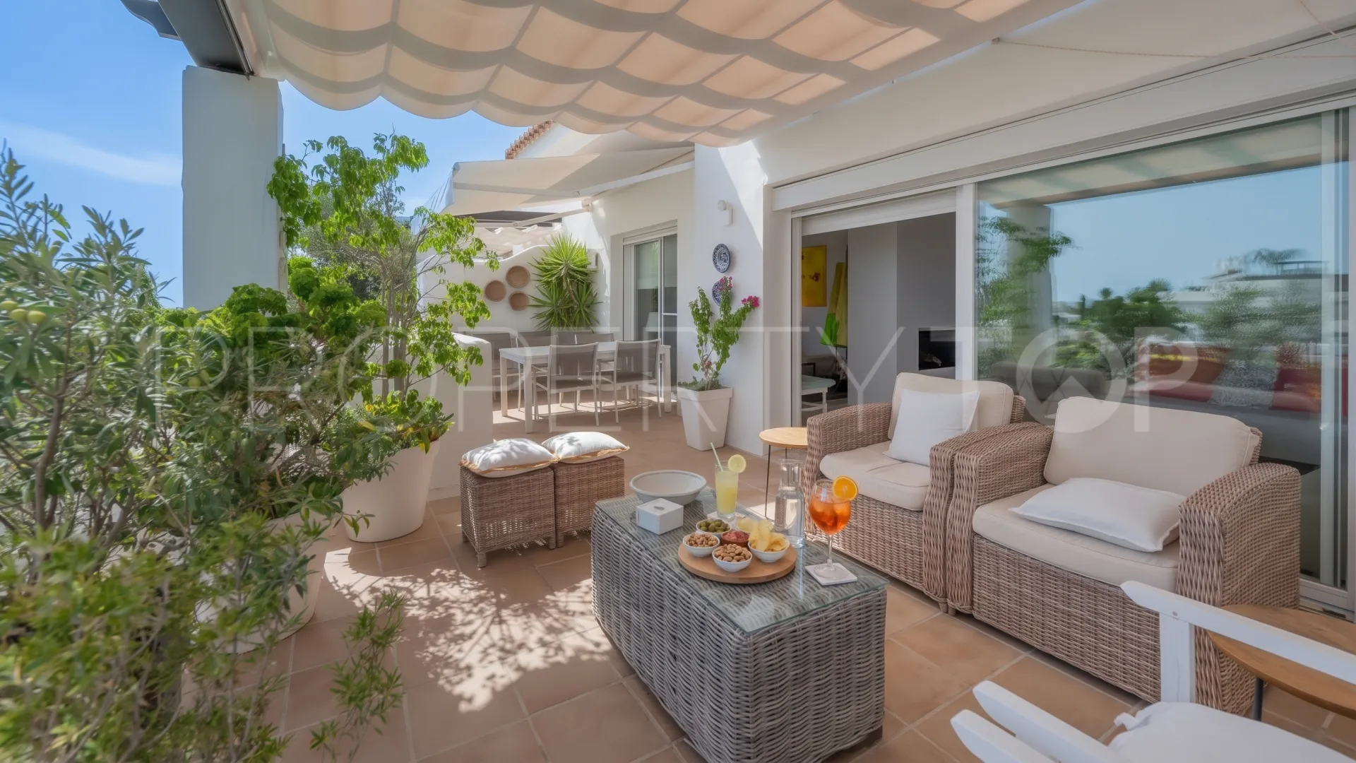 Penthouse for sale in Nueva Andalucia