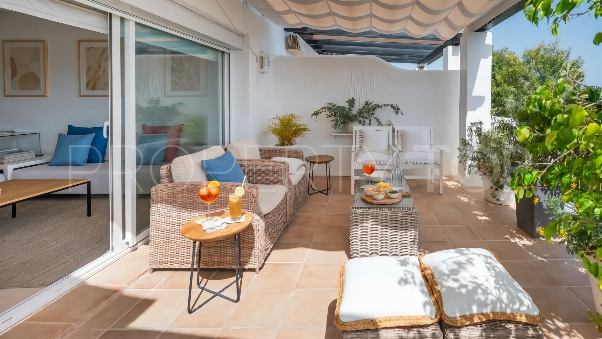 Penthouse for sale in Nueva Andalucia