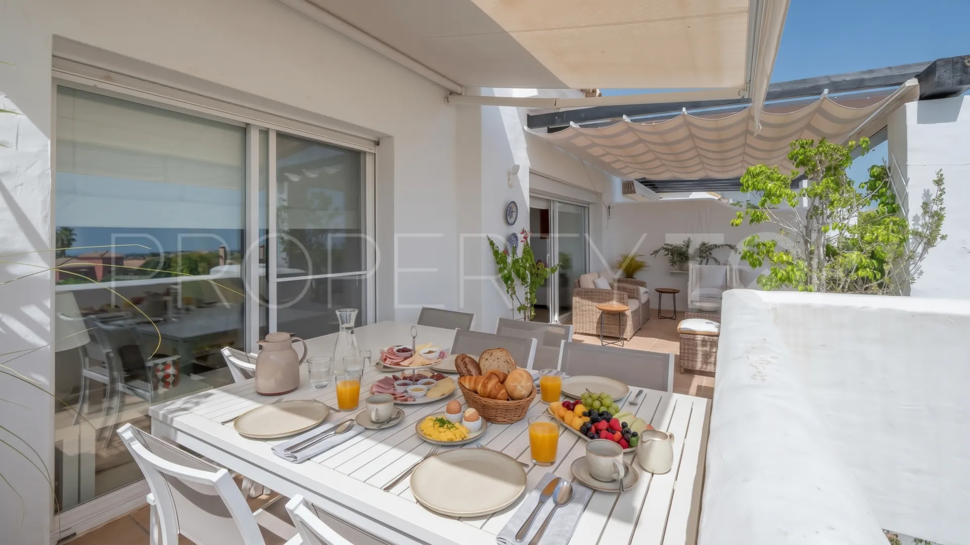 Penthouse for sale in Nueva Andalucia