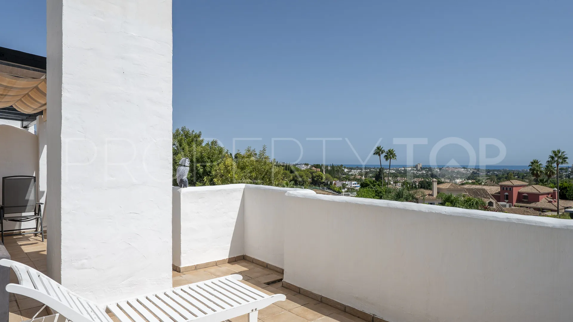 Penthouse for sale in Nueva Andalucia