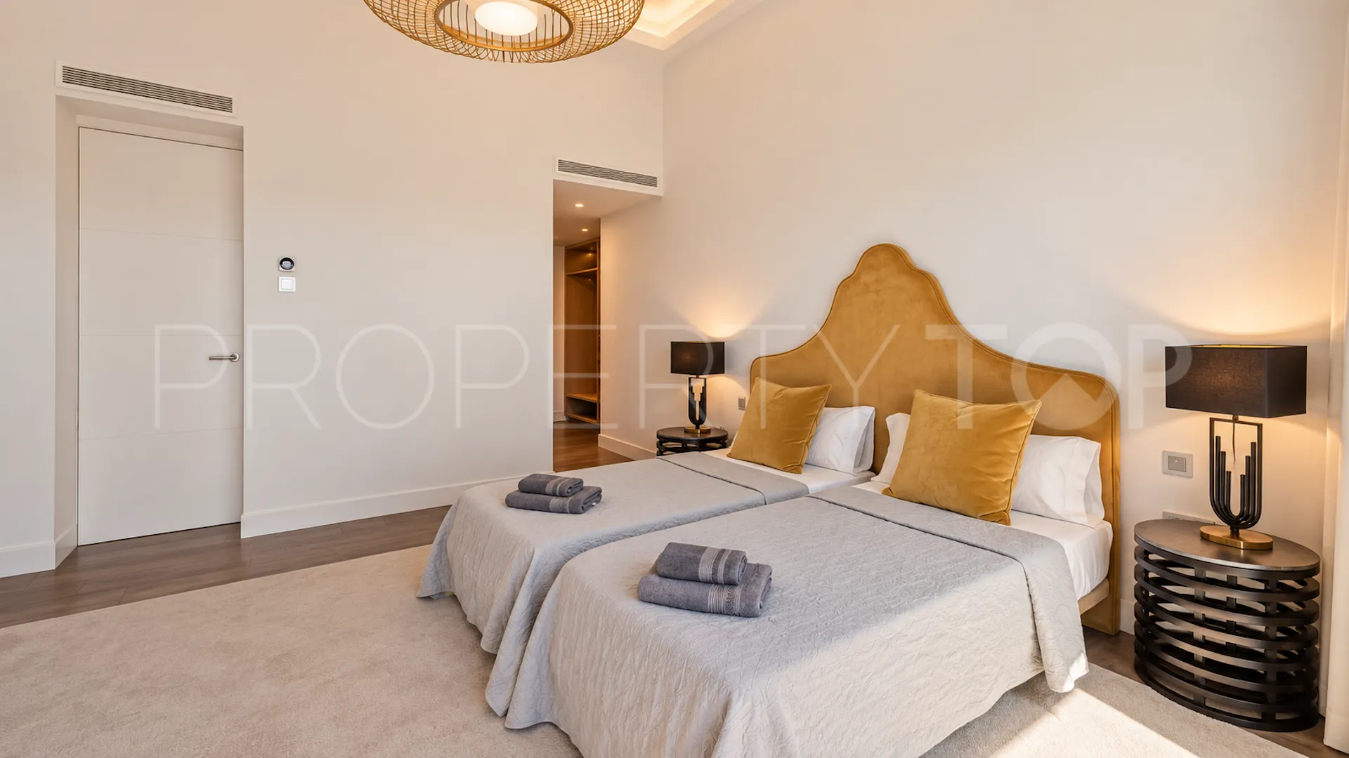 Elviria villa for sale