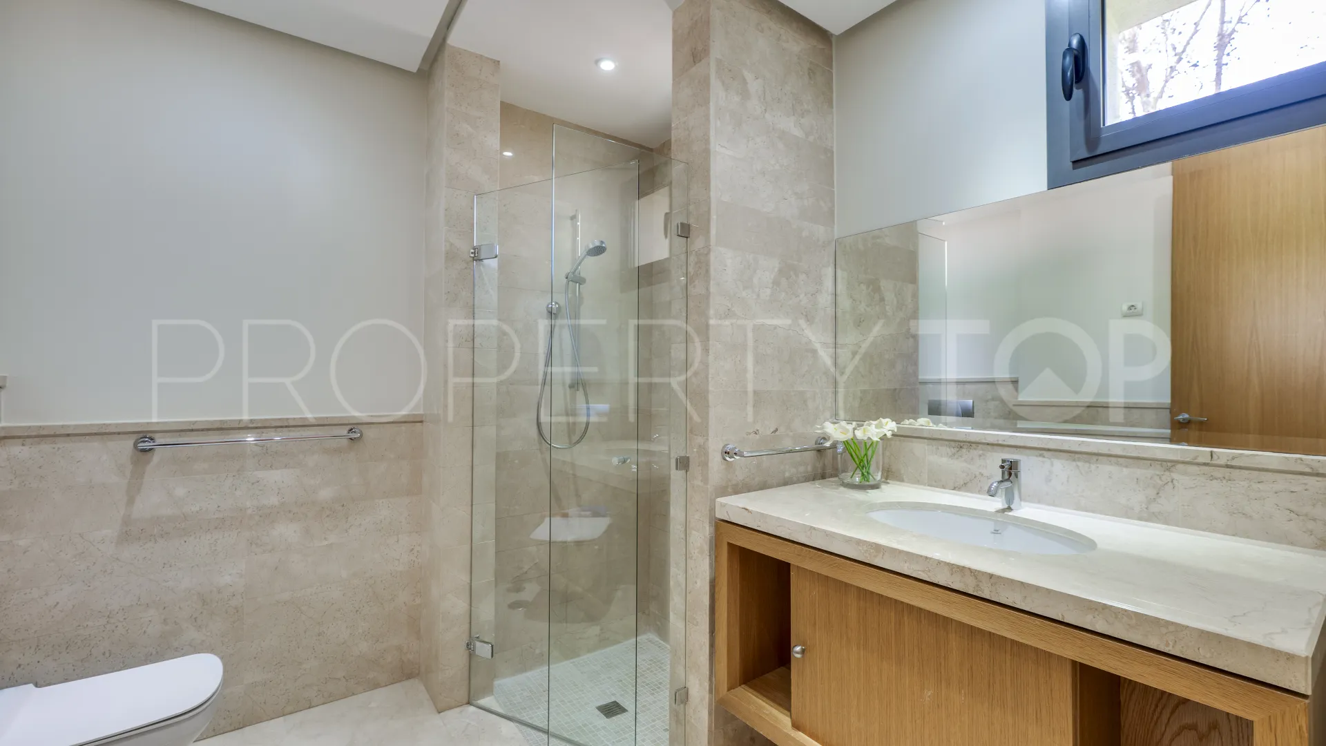 Se vende apartamento en Golden Mile con 3 dormitorios