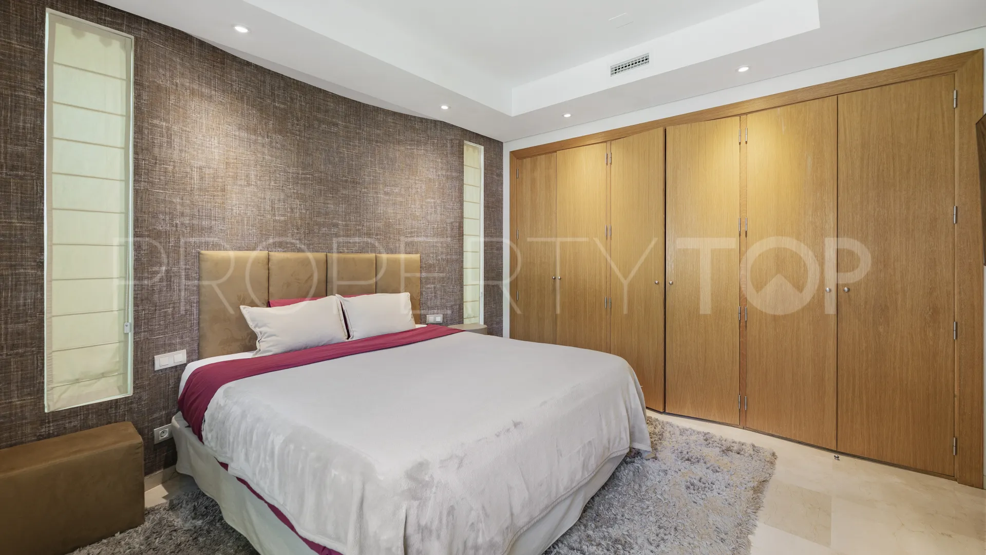 Se vende apartamento en Golden Mile con 3 dormitorios
