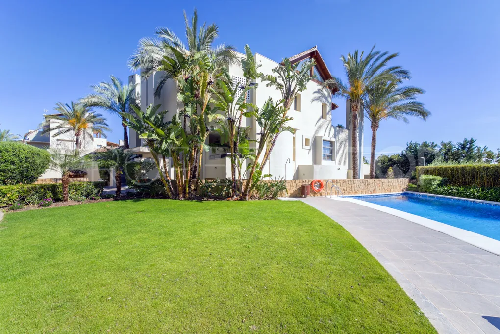 Se vende apartamento en Golden Mile con 3 dormitorios
