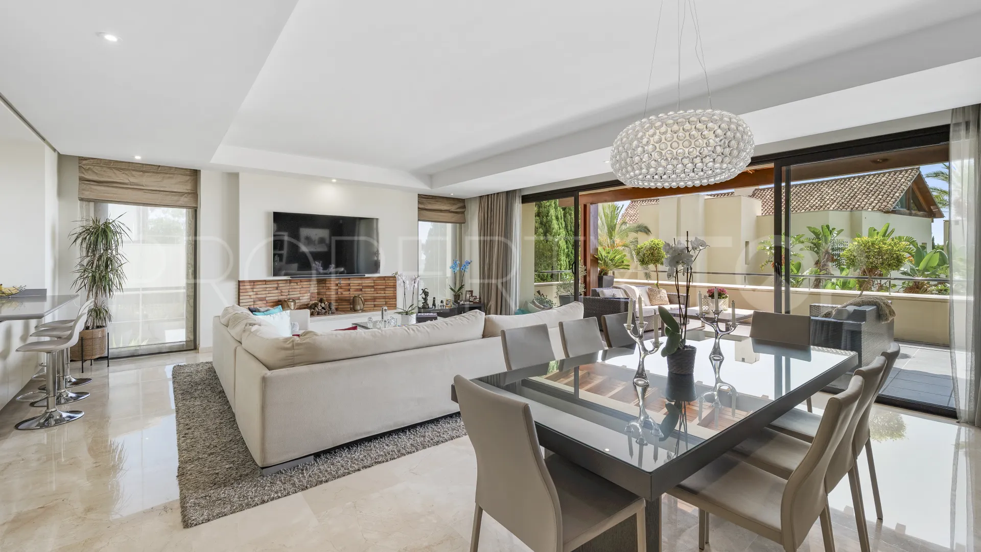 Se vende apartamento en Golden Mile con 3 dormitorios