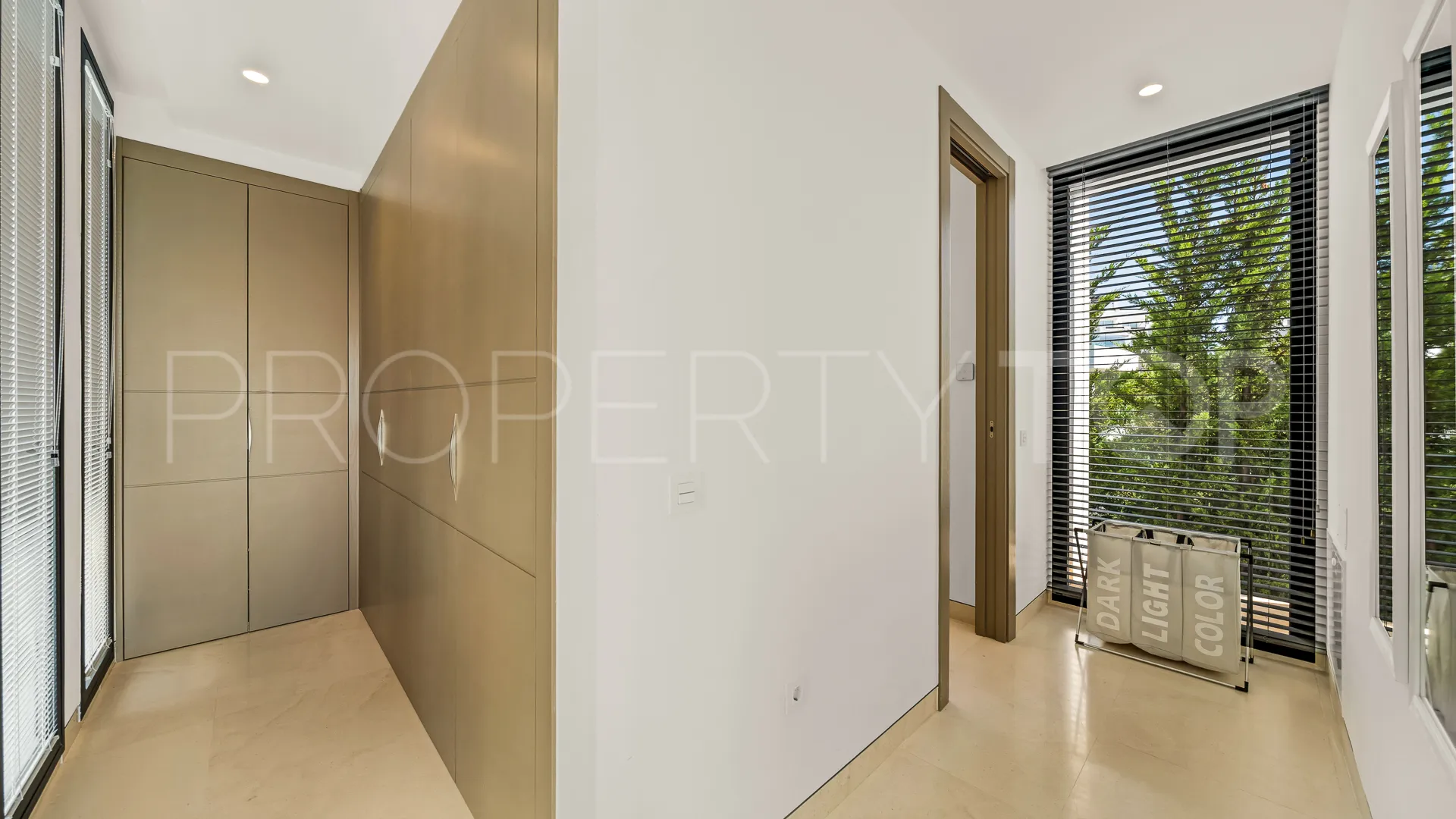Villa for sale in La Alqueria with 5 bedrooms