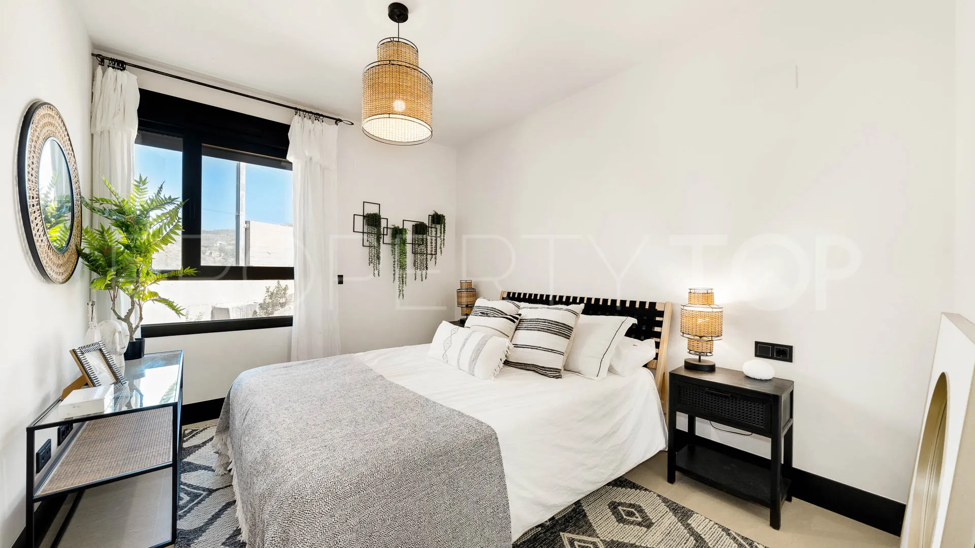 For sale Nueva Andalucia penthouse