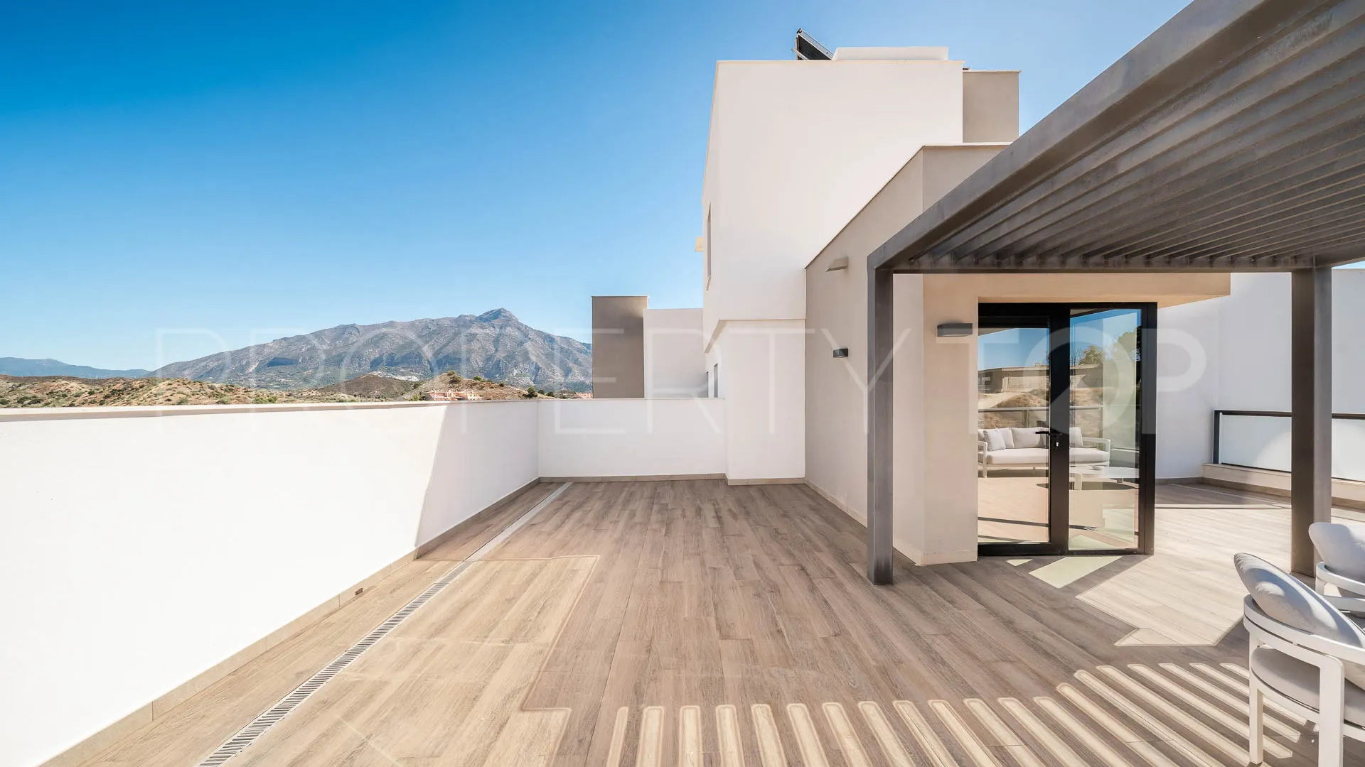 For sale Nueva Andalucia penthouse