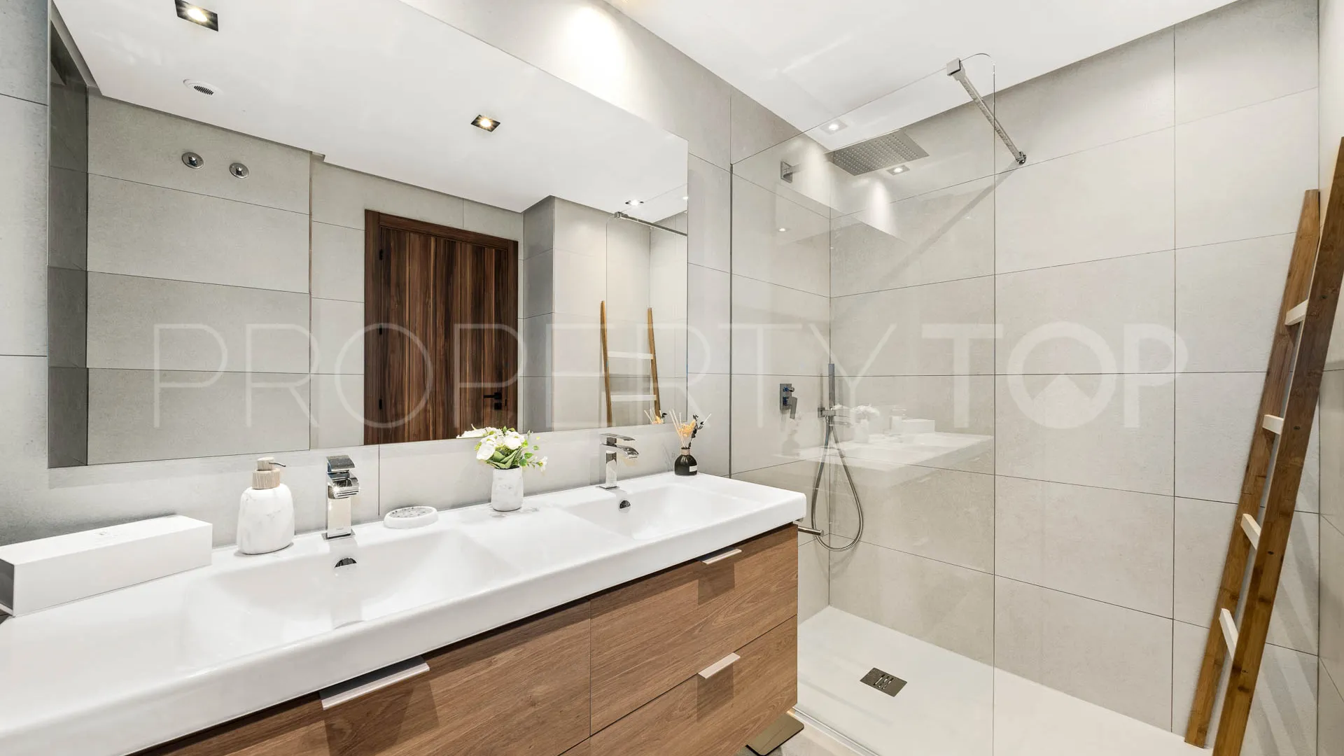 For sale Nueva Andalucia penthouse