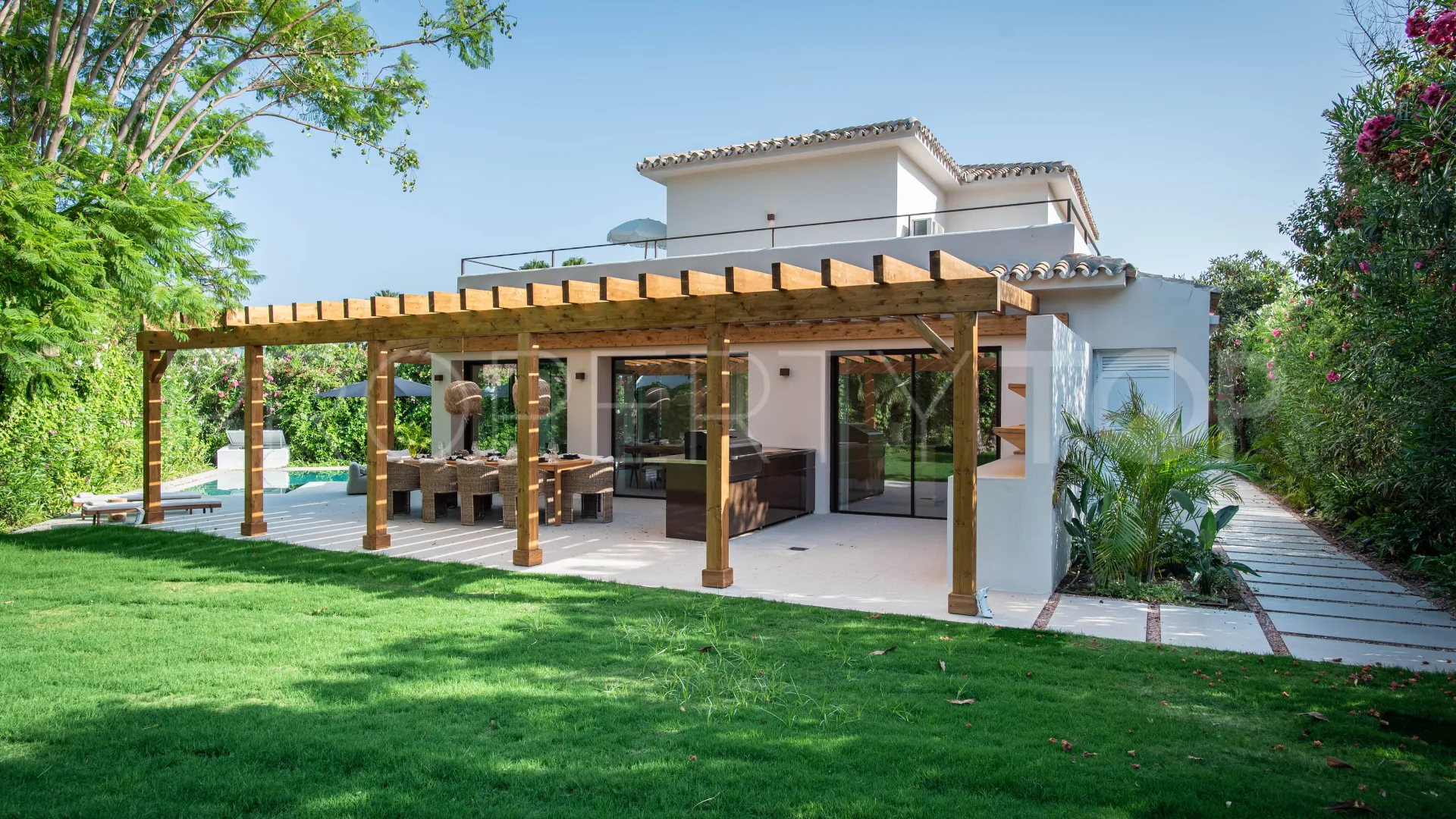 Villa en venta en Guadalmina Alta