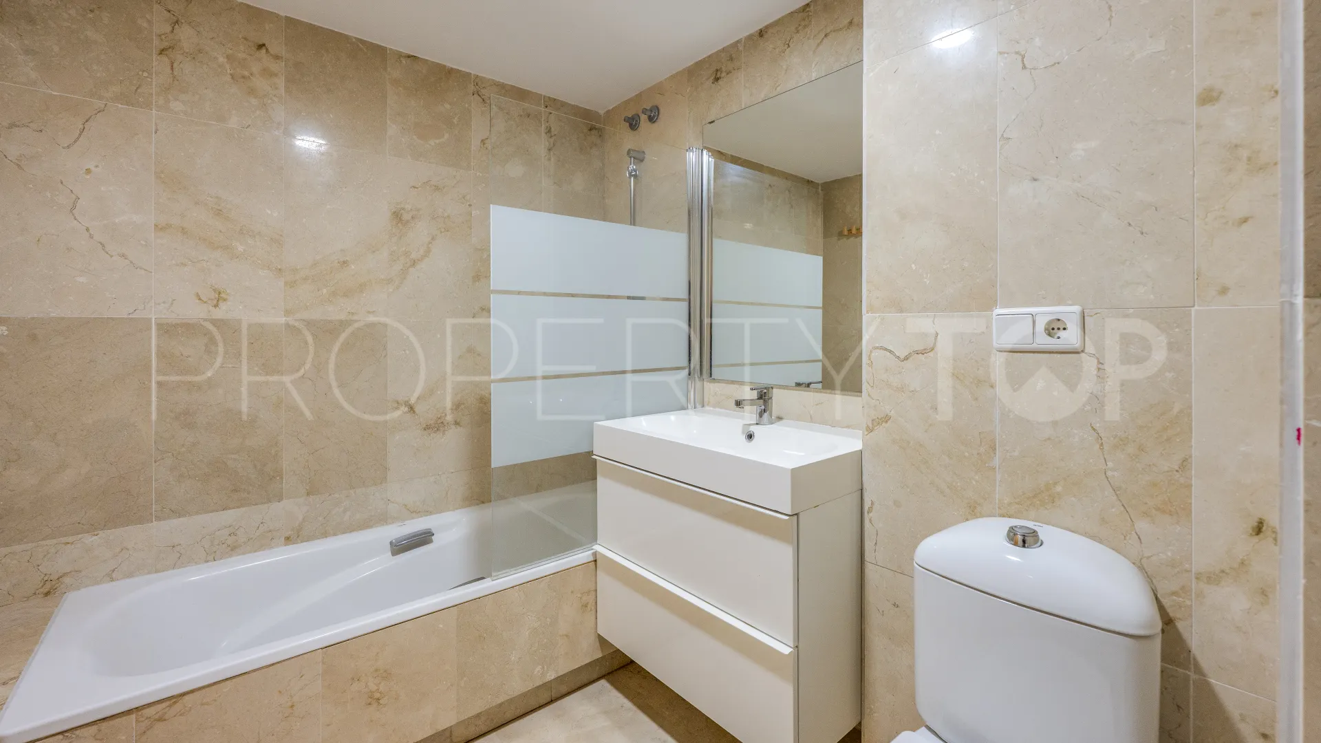 Apartment for sale in Guadalmina Alta
