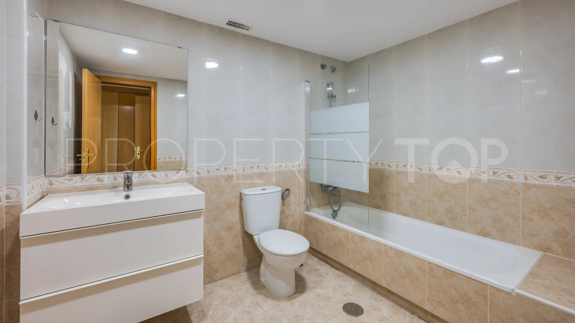 Apartment for sale in Guadalmina Alta