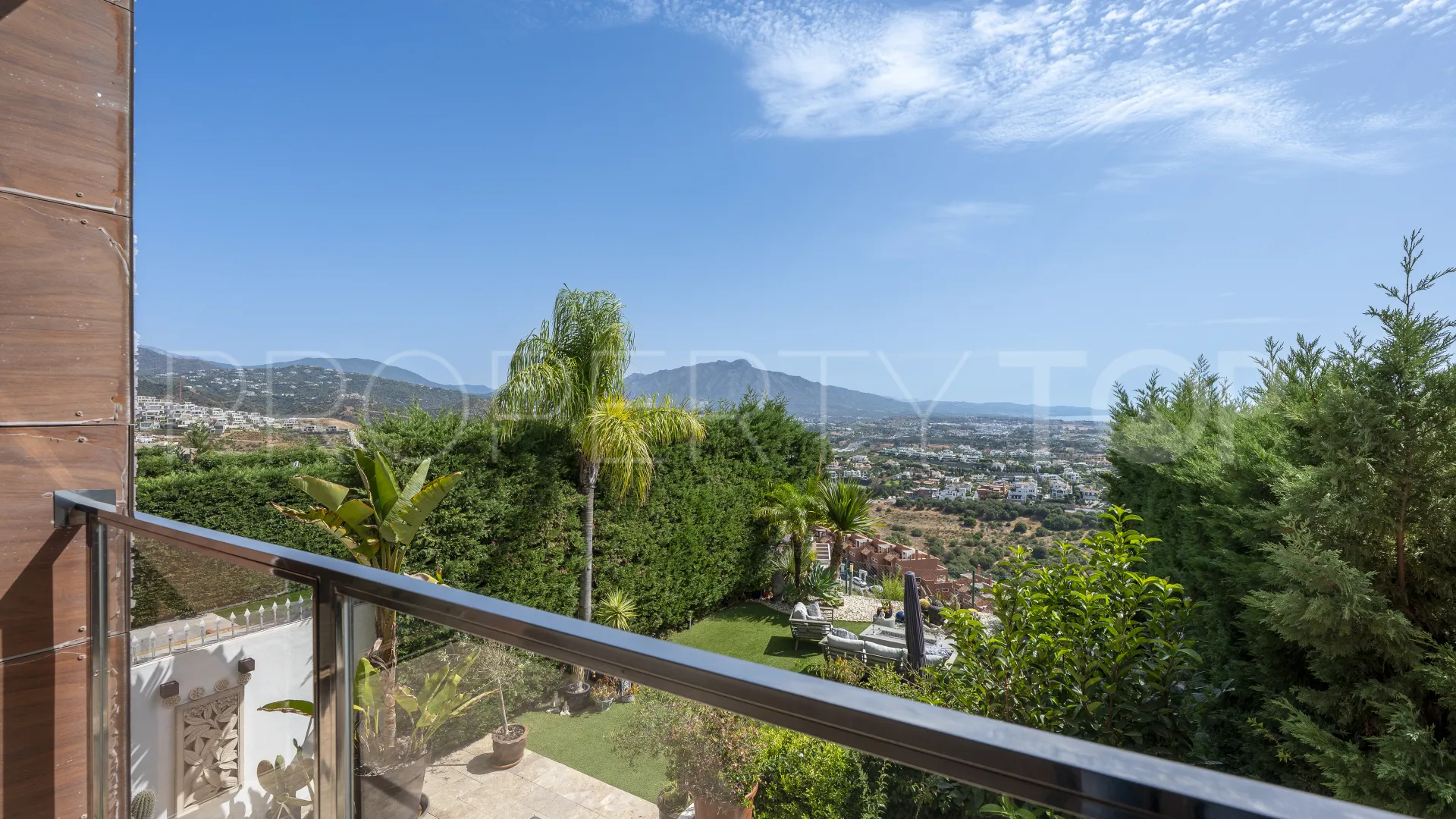 For sale Paraiso Alto town house with 3 bedrooms